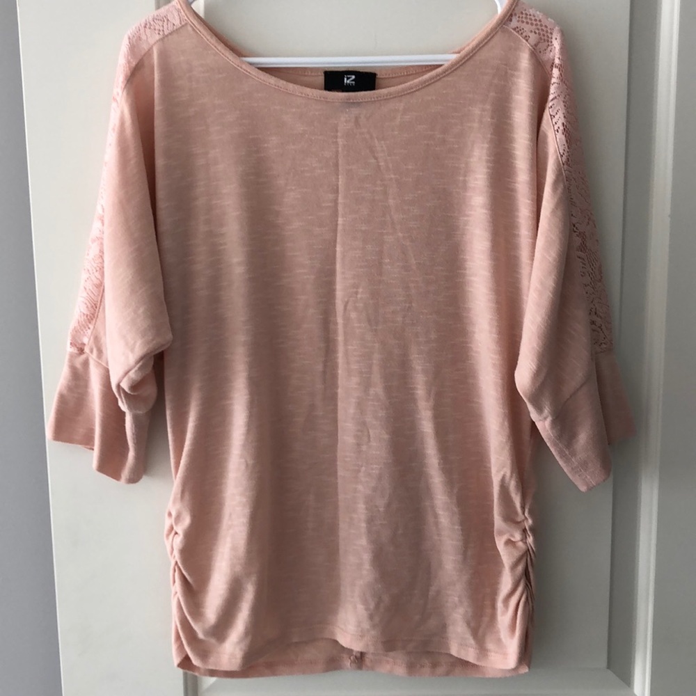3/4 length sleeve top with lace accent
